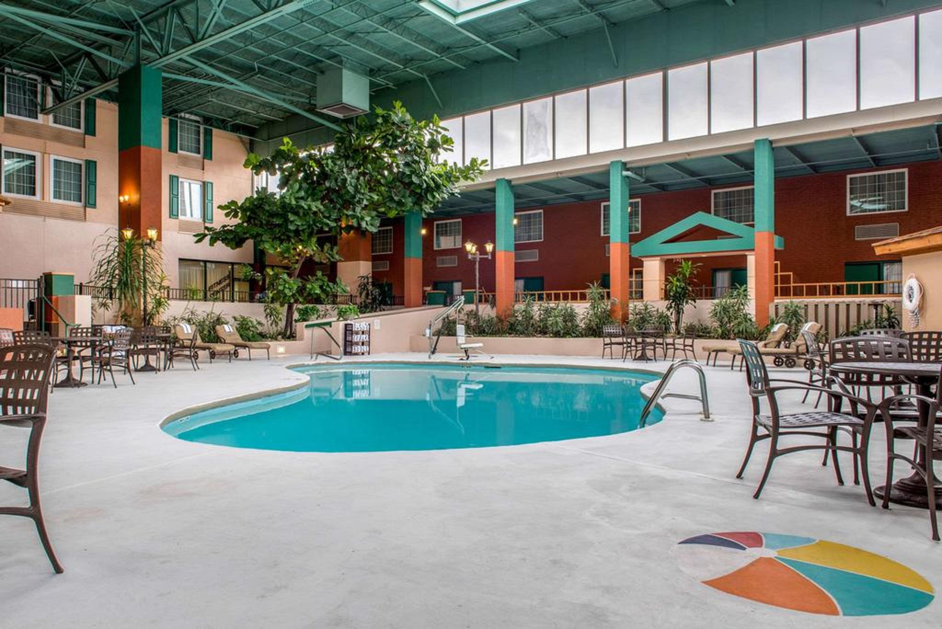 Quality Hotel Conference Center Cincinnati Blue Ash Eksteriør bilde